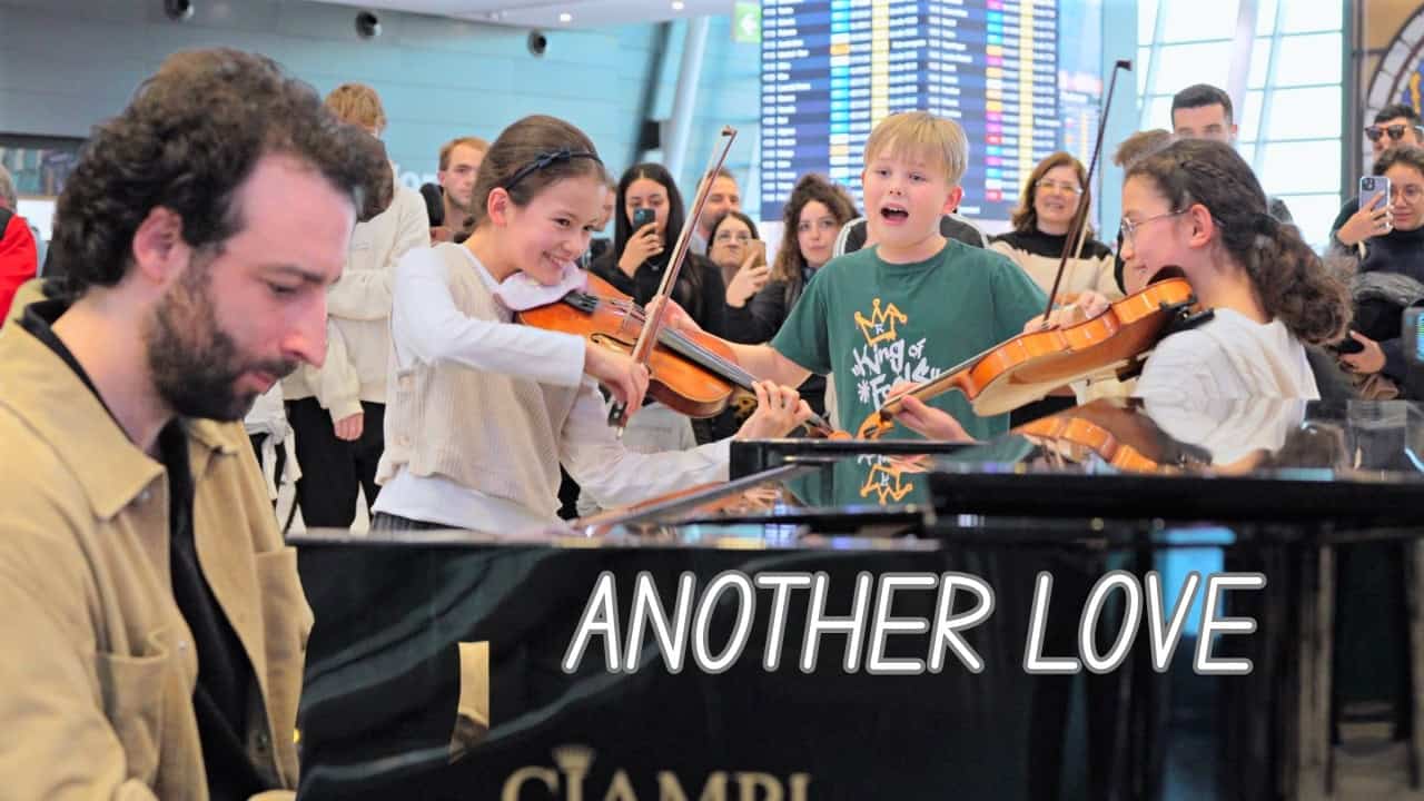 3 Kids Shock the Airport Playing “Another Love” – Heartfelt Talent Stops Travelers in Their Tracks