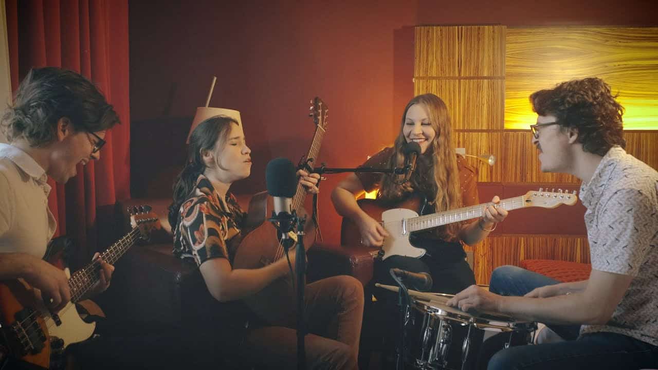 How Deep Is Your Love (Bee Gees) Cover in a Belfast Hotel Room feat. Josh Turner, Reina del Cid, and Carson McKee