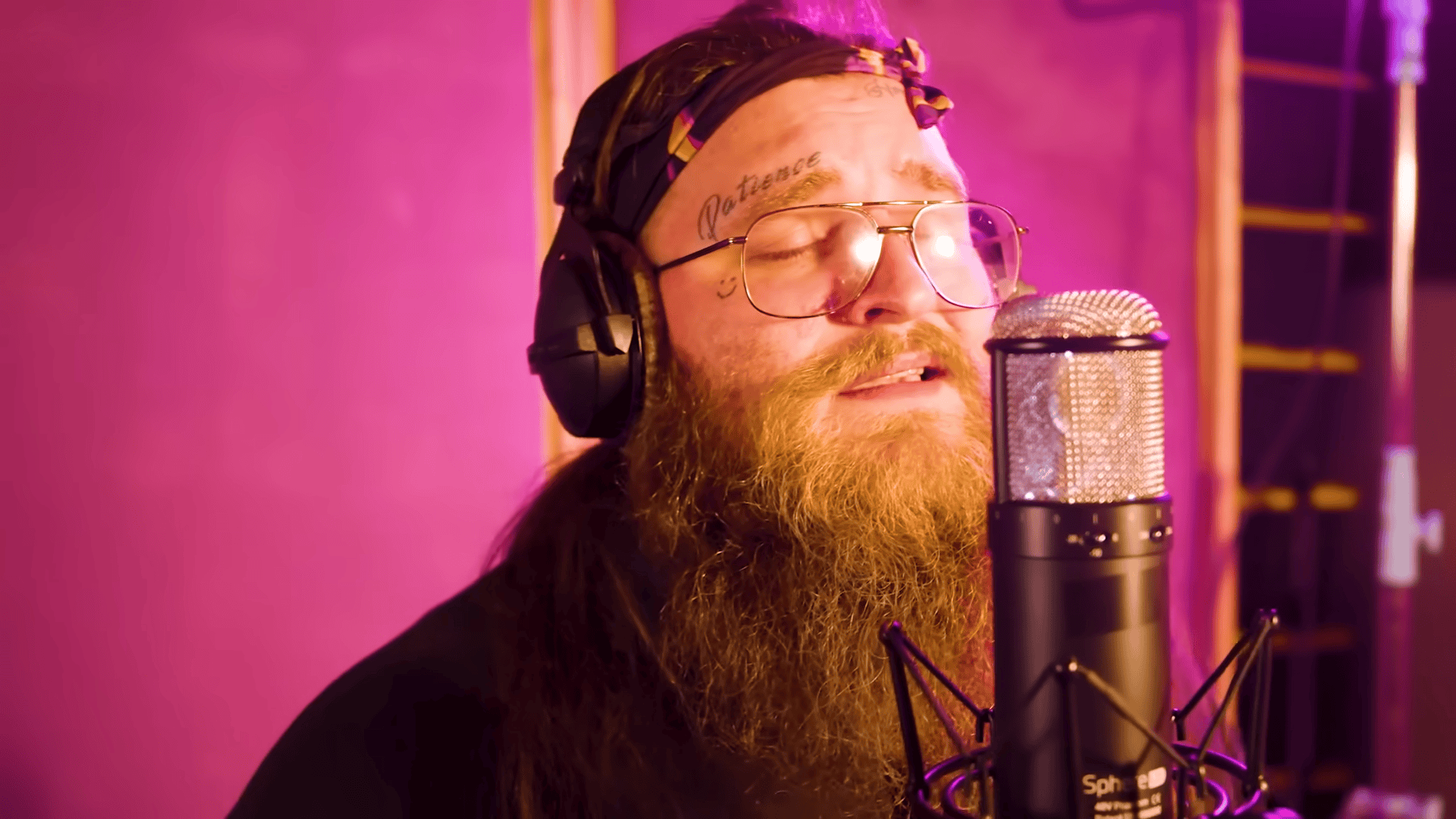 Teddy Swims Delivers a Heartfelt Cover of Frank Ocean’s “Lost” (Live Feel, Big Emotion)