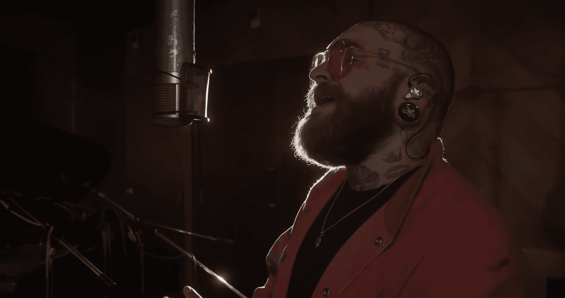 Teddy Swims Makes “Amazing” Feel Like It Was Written for One Person