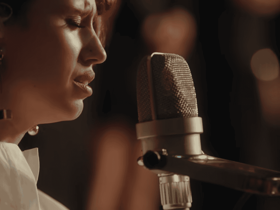 RAYE’s “I Know You’re Hurting” at Abbey Road Is Stunning