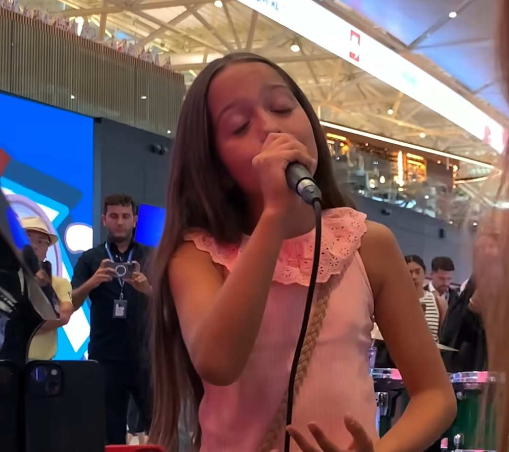 A 9-Year-Old Asked to Sing “Somewhere Over the Rainbow”… Then Magic Happened