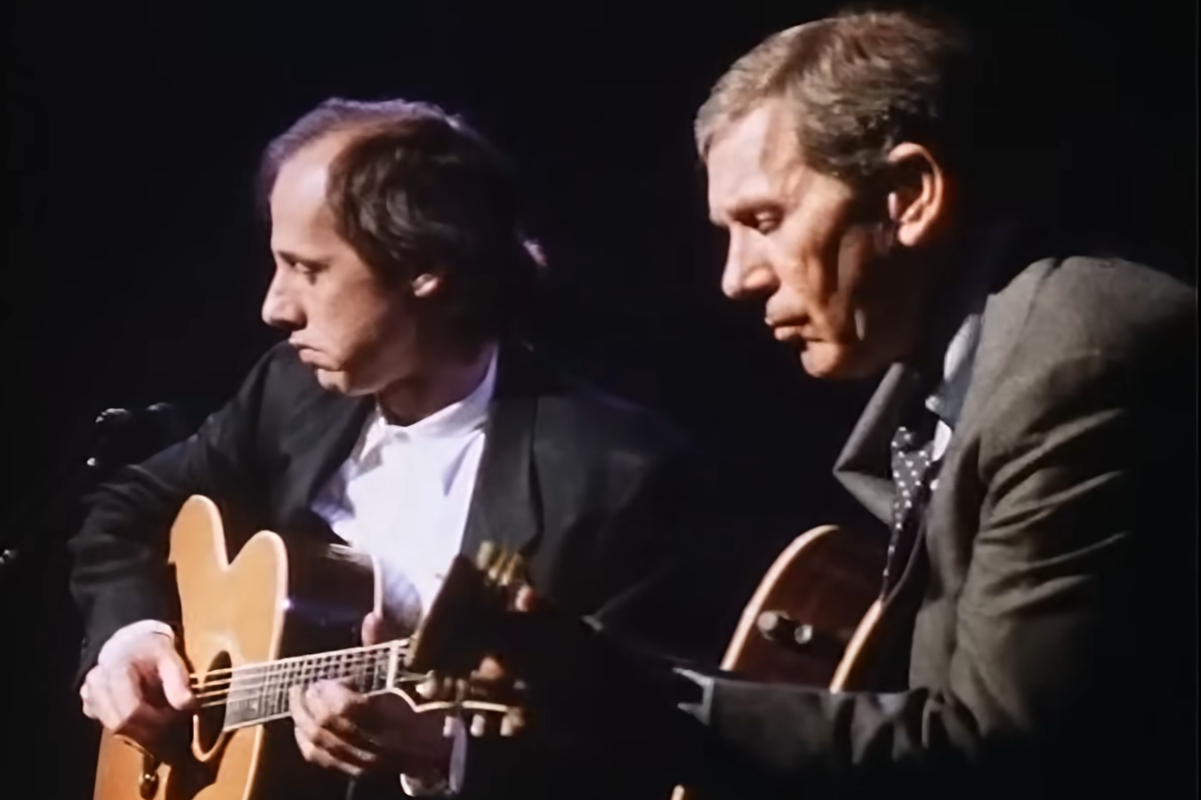 Mark Knopfler Meets Chet Atkins in a Jaw-Dropping Contrast