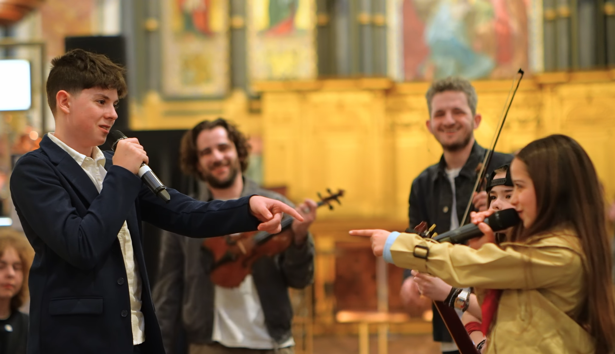 Violin Phonix’s Jaw-Dropping London Restaurant Surprise