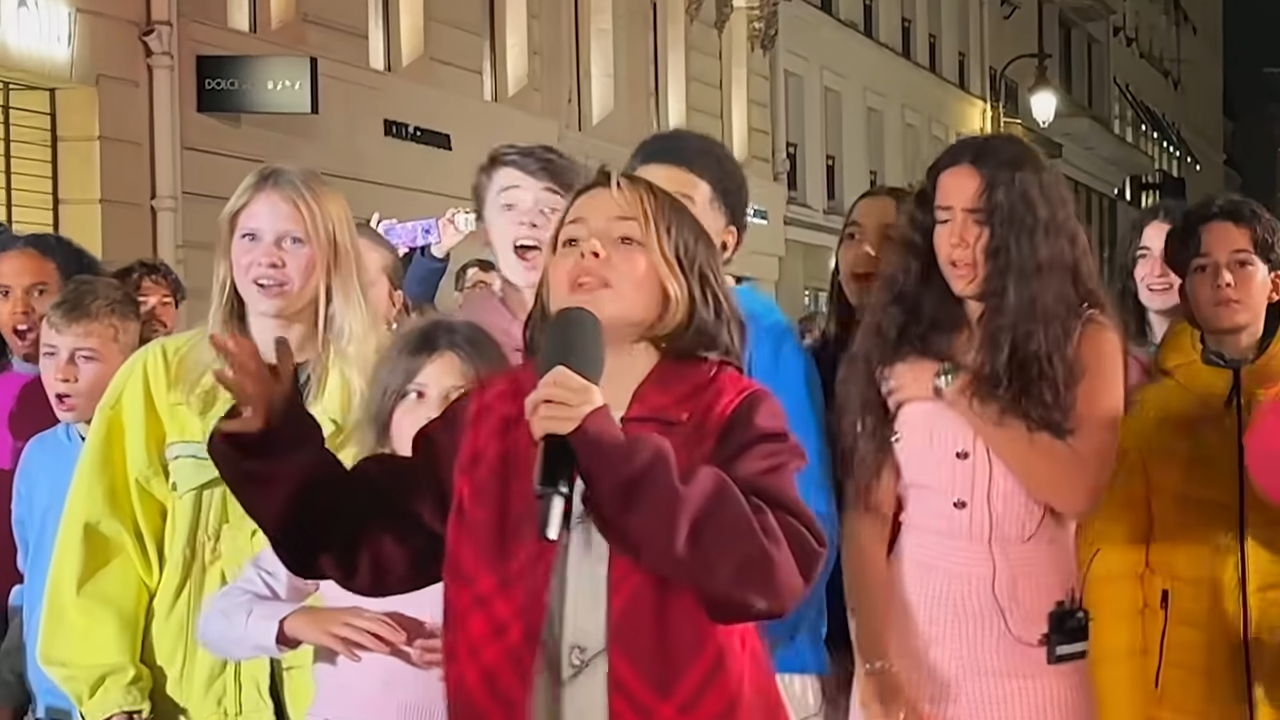 Julien Cohen’s Jaw-Dropping 300-Artist Street Show